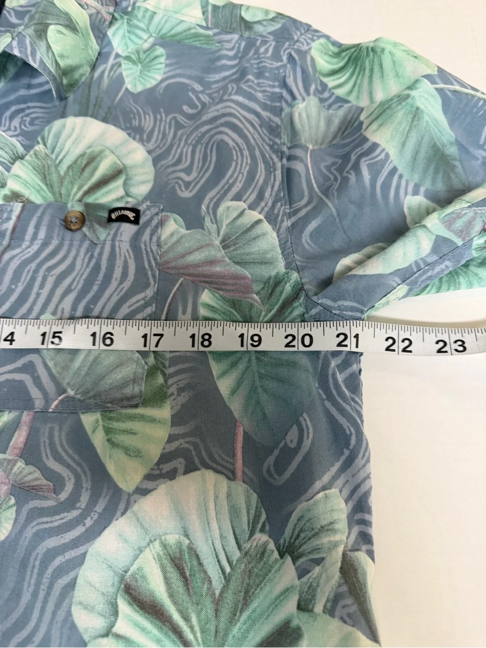 Billabong Gallery blue and green floral button down, men's small